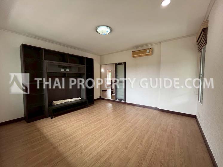 House with Shared Pool in Other 